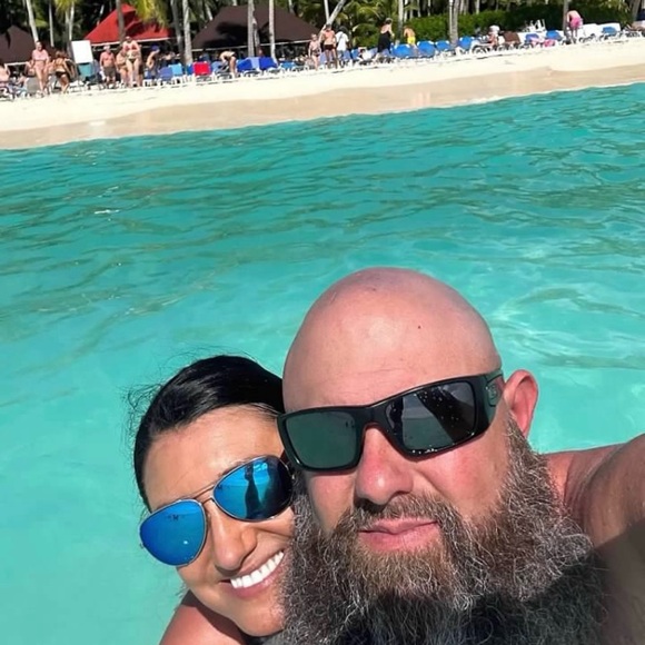 Shop with confidence - Picture 2 of 5